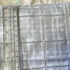 画像3: 【日本製】刺繍レース生地　約35cm×約1ｍ　涼やかな水色スクエア刺繍生地 (3)