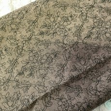 画像4: 刺繍レース生地　約50cm×約1.2cm　金ラメ入り、繊細な花柄刺しゅう　ブラウン (4)