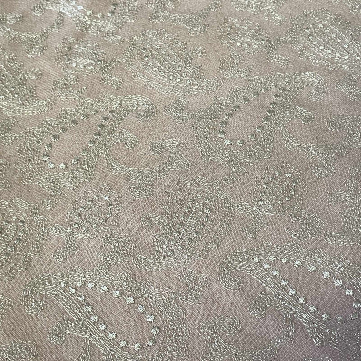 画像3: 刺繍レース生地　約30cm×約60cm　銀糸を使ったペーズリー刺しゅう　上品なピンク (3)