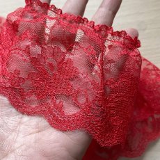 画像3: 【高品質な日本製】ラッセルフリルレース　レッド　幅8.3cm綺麗な薔薇柄　１ｍ (3)