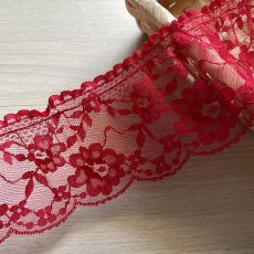 画像5: 【高品質な日本製】ラッセルフリルレース　レッド　幅6.7cm綺麗な薔薇柄　１ｍ (5)