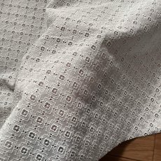 画像6: 【高品質な日本製】約幅110ｃｍ！広幅綿レース　四角柄オフホワイト　2m (6)