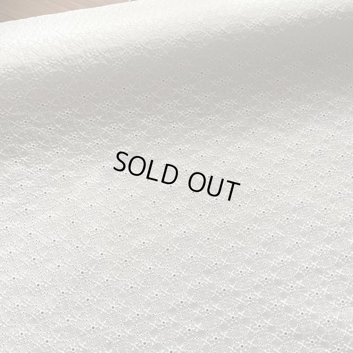 画像2: 【高品質な日本製】約幅110ｃｍ！広幅綿レース　小花柄オフホワイト　3.5m (2)