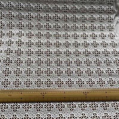 画像2: 【高品質な日本製】約幅110ｃｍ！広幅綿レース　車輪柄オフホワイト　1.7m