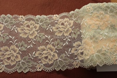 画像1: 【日本製】ラッセルストレッチレース　イエローグリーン　幅17.2cm　薔薇柄　高品質な日本製　3m