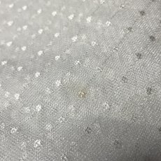 画像4: 【高品質な日本製】約幅110ｃｍ！広幅チュールネット　ドット柄刺繍チュールレース生地　オフホワイト　2m (4)