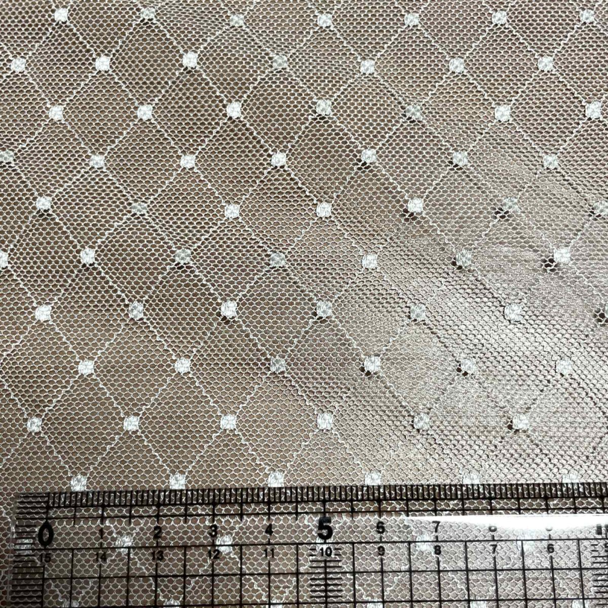 画像2: 【高品質な日本製】約幅110ｃｍ！広幅チュールネット　ドット柄刺繍チュールレース生地　オフホワイト　2m (2)