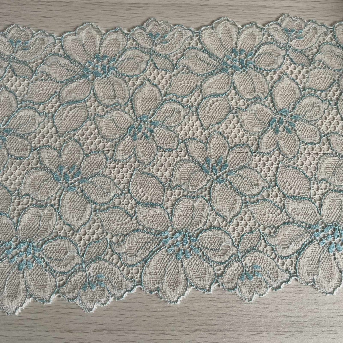 画像4: 【日本製】ラッセルストレッチレース　クリームグリーン幅16cm　綺麗な花柄　5m (4)