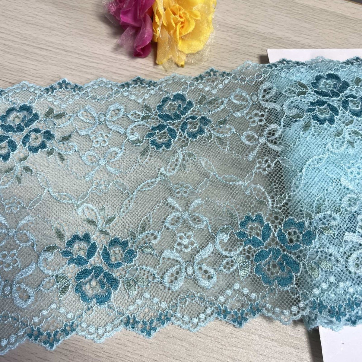 画像3: 【日本製】ラッセルストレッチレース　ペパーミントグリーン　幅17.2cm　薔薇柄　3ｍ巻 (3)