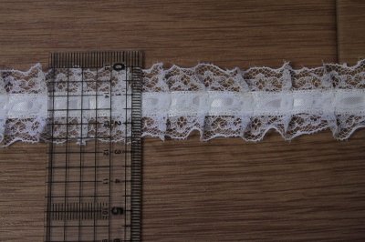画像2: 日本製両山フリルラッセルレース ホワイト 幅2.6cmリボン通し風フリル加工 3m