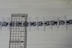 画像4: 日本製両山フリルラッセルレース　ブラック　幅2.6ｃｍリボン通し風フリル加工　3ｍ (4)