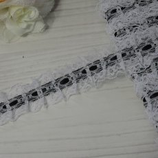 画像2: 日本製両山フリルラッセルレース　ブラック　幅2.6ｃｍリボン通し風フリル加工　3ｍ (2)