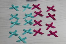 画像1: 【1点限り】17個セット！幅3.5cmリボンモチーフ　ターコイズグリーンと濃いピンク　ハンドメイドに (1)