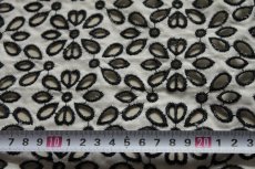 画像4: 刺繍レース生地　約70cm×約1ｍ　花火柄　花柄　ホワイトブラック (4)
