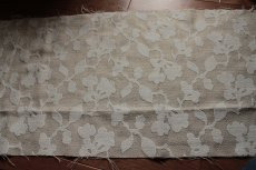 画像2: 【日本製】刺繍レース生地　約35cm×約70cｍ　ボタニカル柄　ベージュブラウン (2)