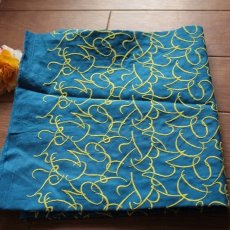 画像1: 刺繍レース生地　約40cm×約1ｍ　アルファベット柄　青黄色 (1)