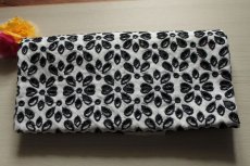 画像1: 刺繍レース生地　約70cm×約1ｍ　花火柄　花柄　ホワイトブラック (1)
