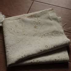 画像1: 【日本製】刺繍レース生地　約30cm×約60cｍ　ペイズリー柄　ホワイトゴールド (1)