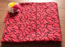画像1: 刺繍レース生地　約70cm×約1ｍ　アルファベット柄　赤黒 (1)