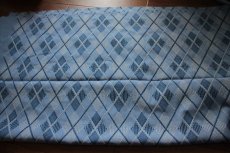 画像6: 【日本製】刺繍レース生地　約70cm×約1.3ｍ　グレーの刺繍糸ダイヤ柄さわやかブルー刺繍生地 (6)