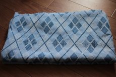 画像1: 【日本製】刺繍レース生地　約70cm×約1.3ｍ　グレーの刺繍糸ダイヤ柄さわやかブルー刺繍生地 (1)