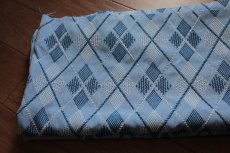 画像2: 【日本製】刺繍レース生地　約70cm×約1.3ｍ　グレーの刺繍糸ダイヤ柄さわやかブルー刺繍生地 (2)