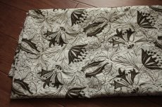 画像2: 南国風ボタニカルレース生地　65cm×1.4ｍ　白カーキ (2)