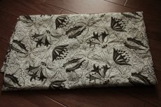 画像1: 南国風ボタニカルレース生地　65cm×1.4ｍ　白カーキ (1)