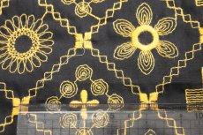 画像4: 【日本製】2色セット黒生地に華やかな刺繍レース　ブラックブルーブラックイエロー　約計2ｍ (4)