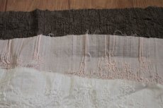 画像1: 【日本製】3種類花柄シャーリング刺繍レース　オフホワイト、ピンク　ブラウン　計2.4ｍ (1)
