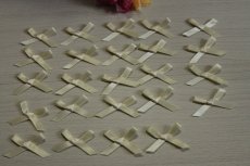 画像1: 【1点限り】24個セット！幅4.5cmリボンモチーフ　クリーム　ハンドメイドに (1)