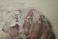 画像4: 【日本製】ゴールド薔薇柄刺繍レース　20cm×40ｃｍ (4)