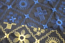 画像1: 【日本製】2色セット黒生地に華やかな刺繍レース　ブラックブルーブラックイエロー　約計2ｍ (1)