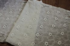 画像1: 【日本製】薔薇柄刺繍レース　アイボリー　30cm×1m (1)