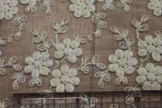 画像3: 【日本製】ゴールドの刺繍花柄刺繍レース　計1ｍ　 (3)