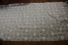 画像2: 【日本製】薔薇柄刺繍レース　アイボリー　30cm×1m (2)