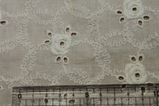 画像4: 【日本製】薔薇柄刺繍レース　アイボリー　30cm×1m (4)