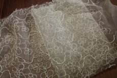 画像4: 2色　花柄コード使い刺繍レース　計1.5ｍ　アイボリー黒 (4)