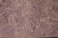 画像5: 【日本製】刺繍レース生地　約130cm×約3.2ｍ　コード刺繍の薔薇柄上品なピンク (5)