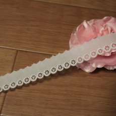 画像1: 【安心の日本製】13.5ｍ巻！幅2cm車輪柄綿レース　ホワイト業販向けレース (1)