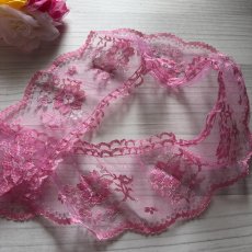 画像5: 日本製ラッセルフリルレース　可愛いピンク色　7ｃｍ薔薇柄　 (5)