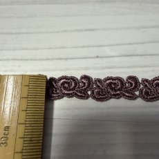 画像3: 【日本製】1ｍ！幅1ｃｍ薔薇のリボン風柄ケミカルレース　ブラウン　 (3)