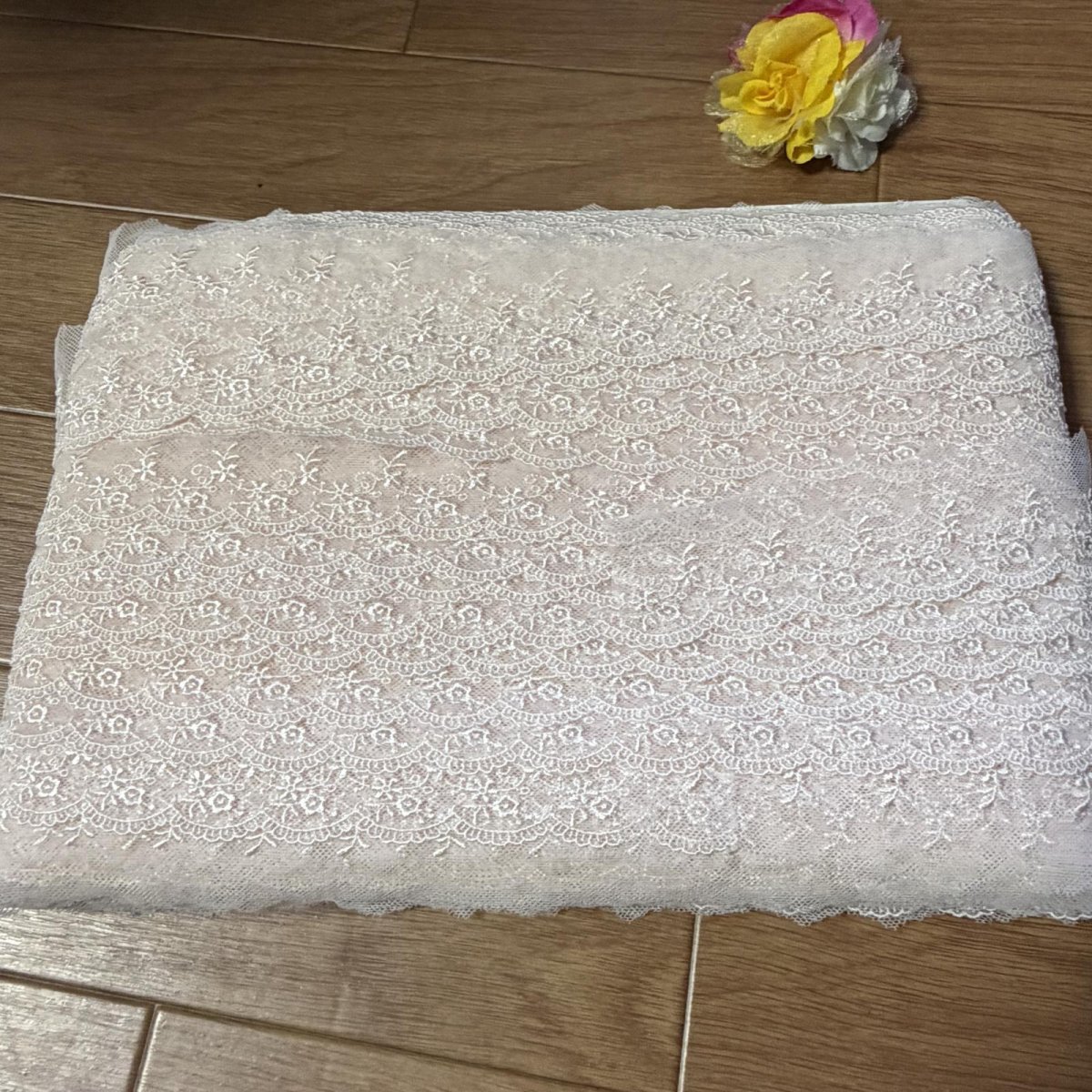 画像7: 【日本製】チュールレース　ピーチ色　幅4.5cm可愛い小花柄　 (7)