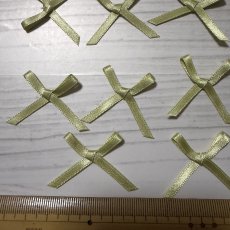 画像2: 15個セット！幅4cmリボンモチーフ　ウグイス色　ハンドメイドに (2)