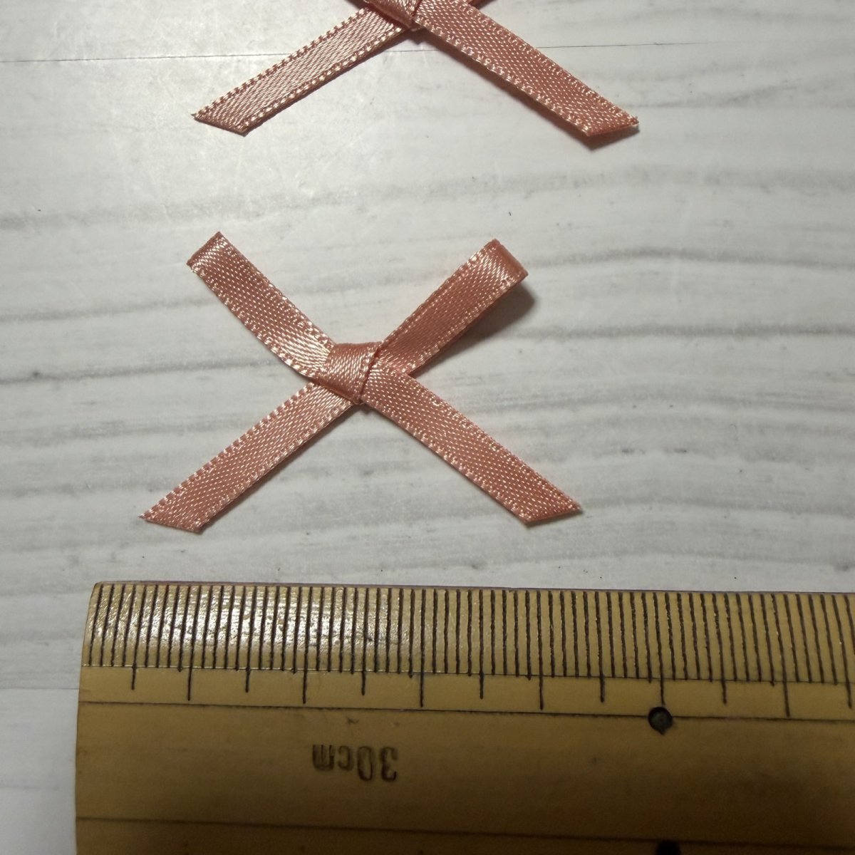 画像2: 18個セット！幅4cmリボンモチーフ　淡いオレンジ　ハンドメイドに (2)