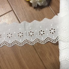 画像2: 【安心の日本製】幅6cm小花綿レース　オフホワイト　割烹着レース (2)