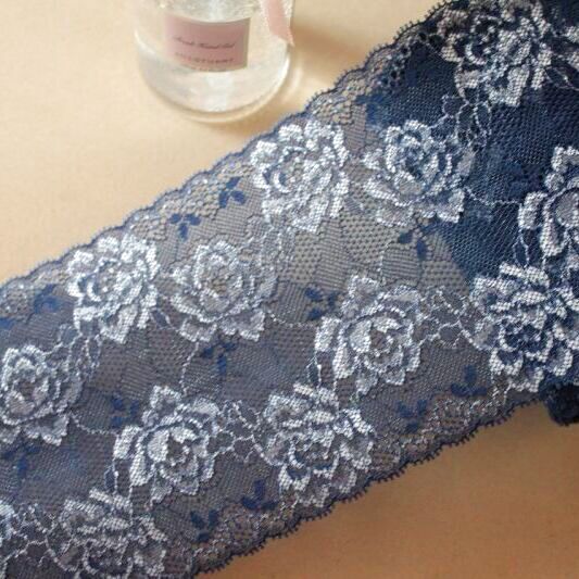 画像1: ラッセルストレッチレース　紺色　３ｍ巻　幅13.5cm　綺麗な薔薇柄日本製 (1)