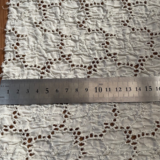 画像7: 350円!【日本製】刺繍レース生地 25cm×38cm シャーリング花柄 (7)