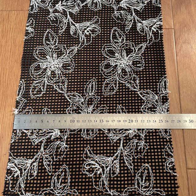 画像3: 350円!【日本製】花柄レース生地 26cm×51cm (3)