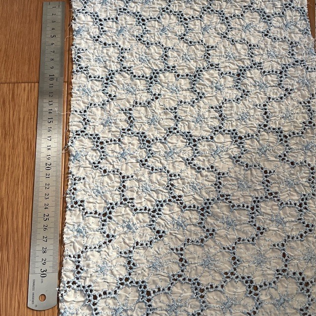 画像4: 350円!【日本製】刺繍レース生地 25cm×38cm シャーリング花柄 (4)